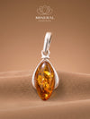 Pendentif en ambre – douce lumière