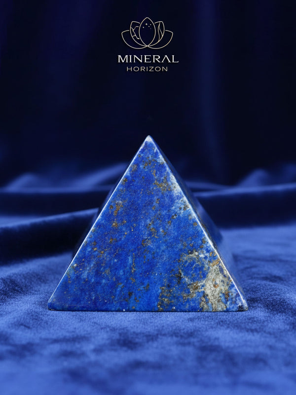 Pyramide en lapis-lazuli