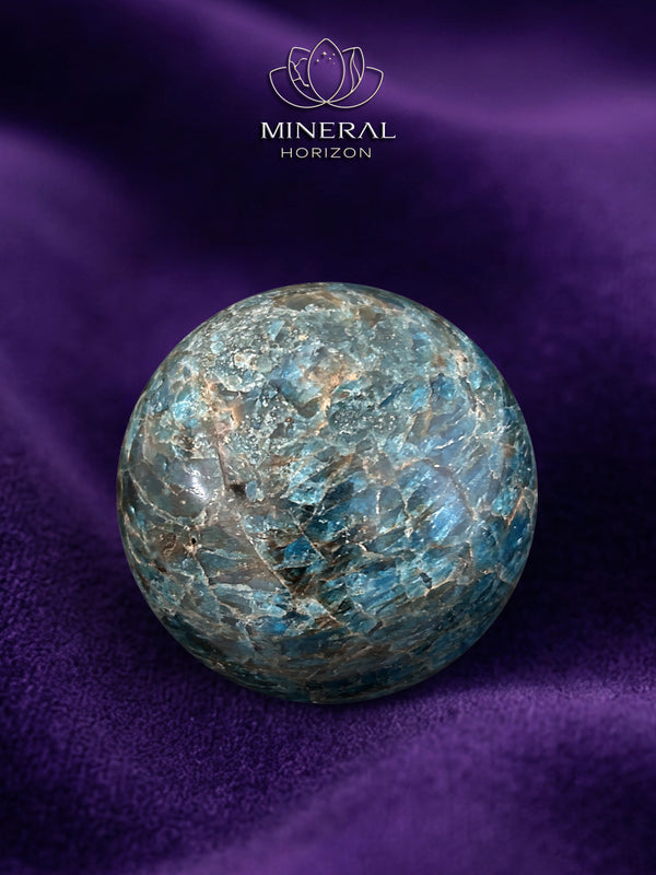 Grande sphère en apatite bleue