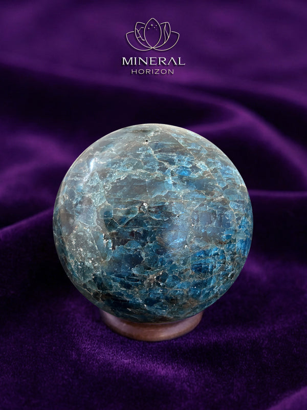 Grande sphère en apatite bleue