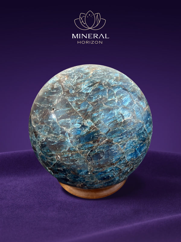 Grande sphère en apatite bleue – la voie de l'inspiration