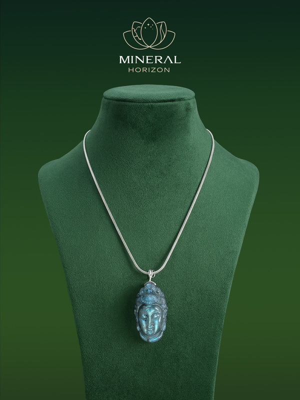 Pendentif tête de Bouddha en labradorite – reflets de sagesse