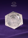 Cristal de roche en forme de diamant – clarté et harmonie
