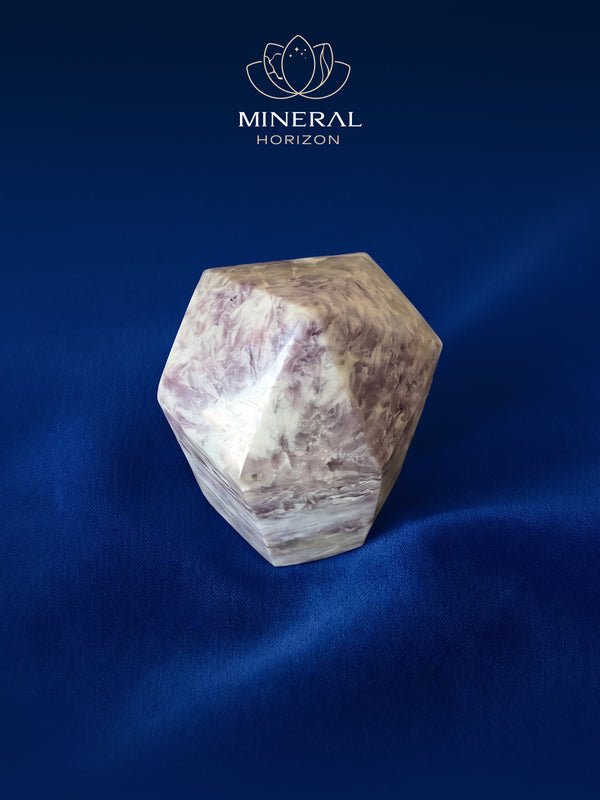 Obélisque en lépidolite – Harmonie intérieure