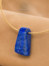 Pendentif en trapèze en lapis-lazuli lisse et brut