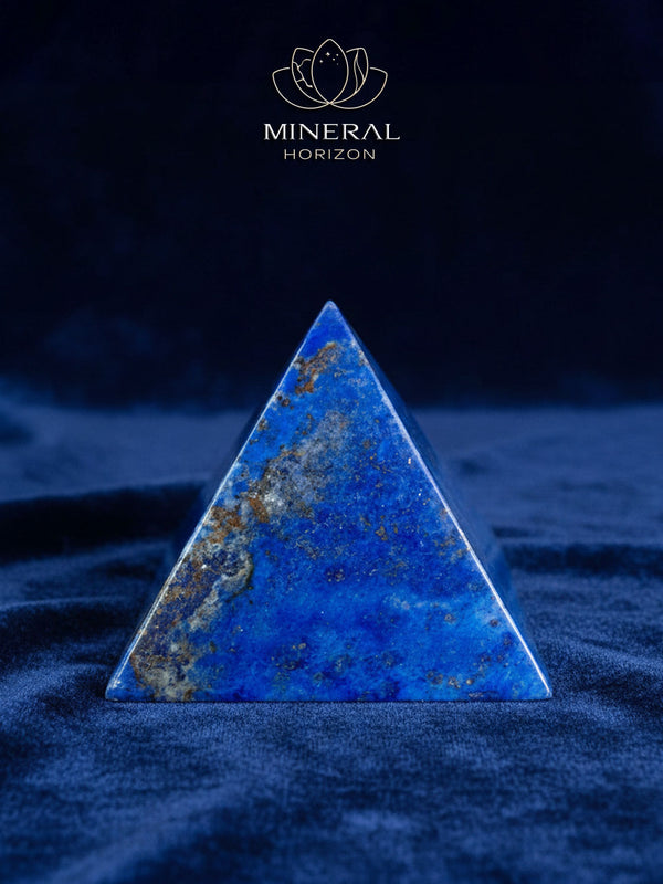 Pyramide en lapis-lazuli