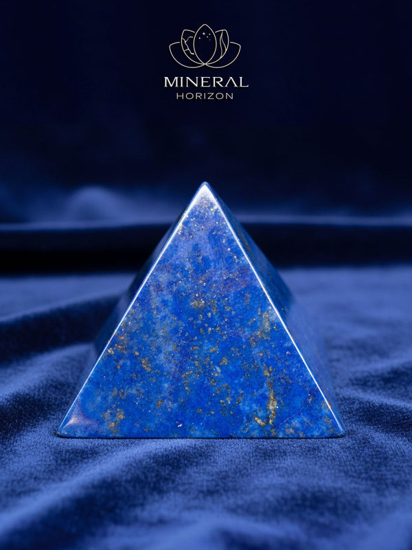 Pyramide en lapis-lazuli