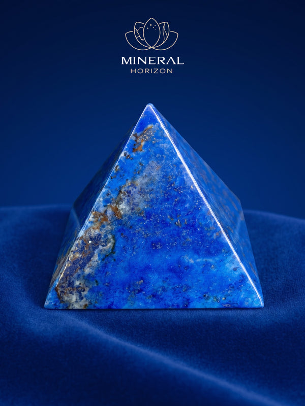 Pyramide en lapis-lazuli – élégance intemporelle
