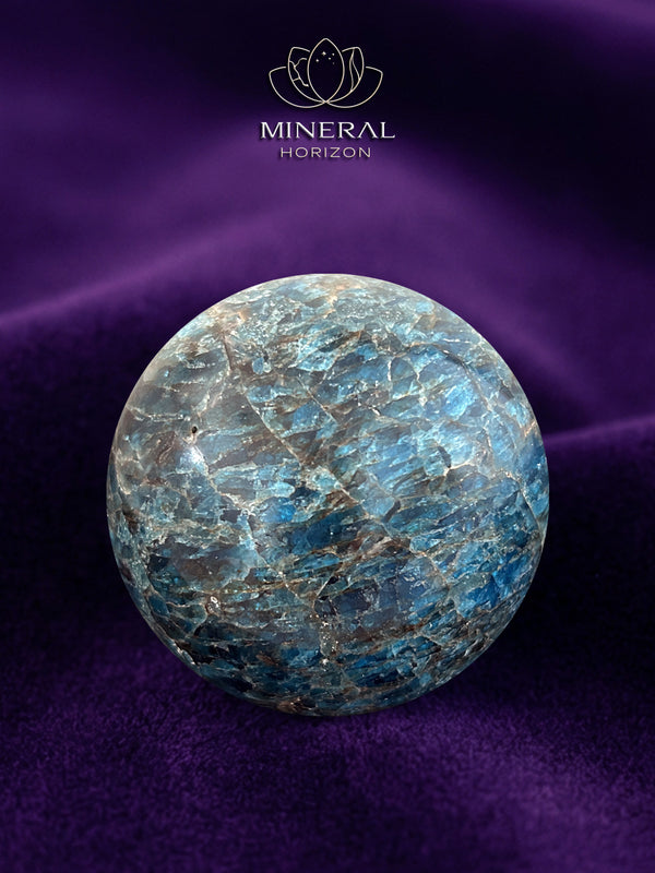 Grande sphère en apatite bleue