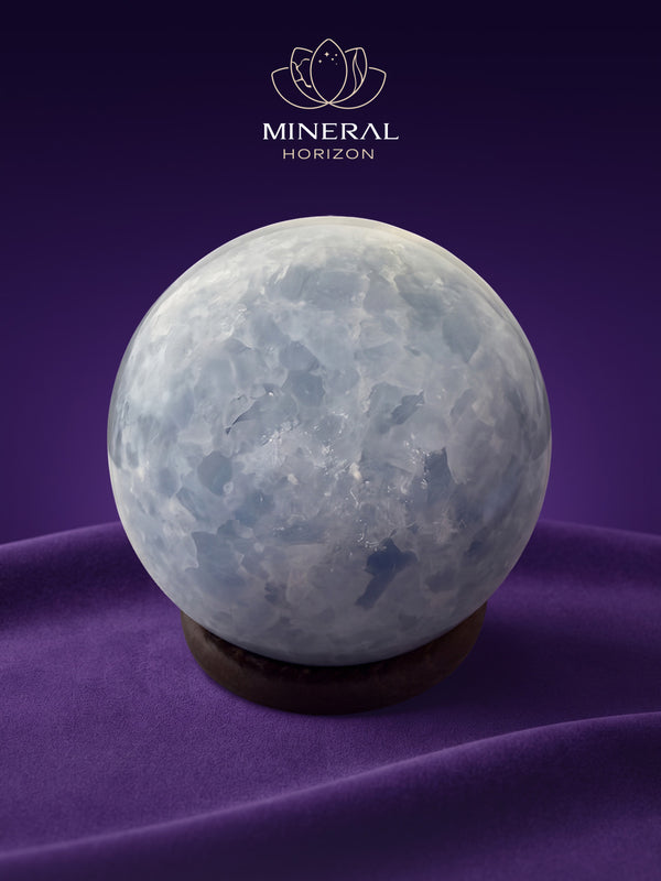 Grande sphère en calcite bleue – Éclat céleste